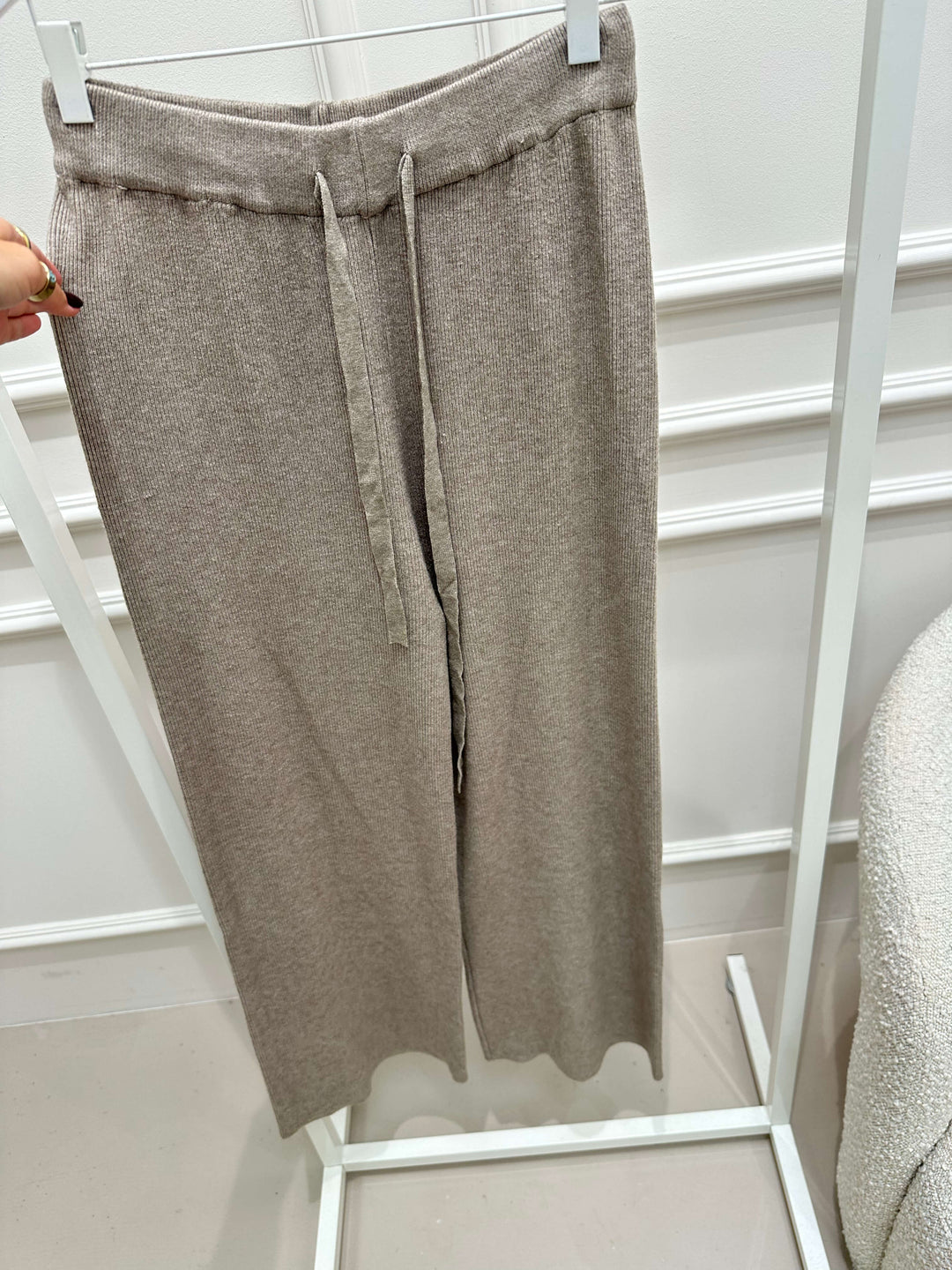 Schlabberhose in Beige – Weite Jerseyhose