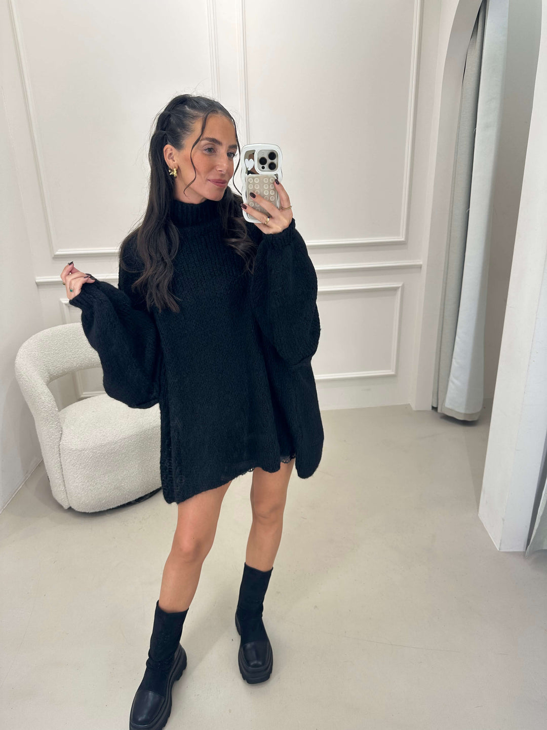 Flauschi Oversize-Strickpullover in Schwarz