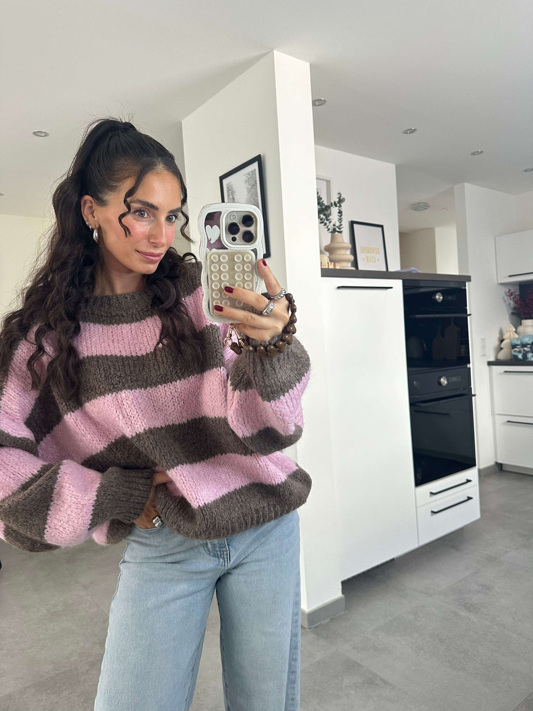 Striped knitted sweater – brown