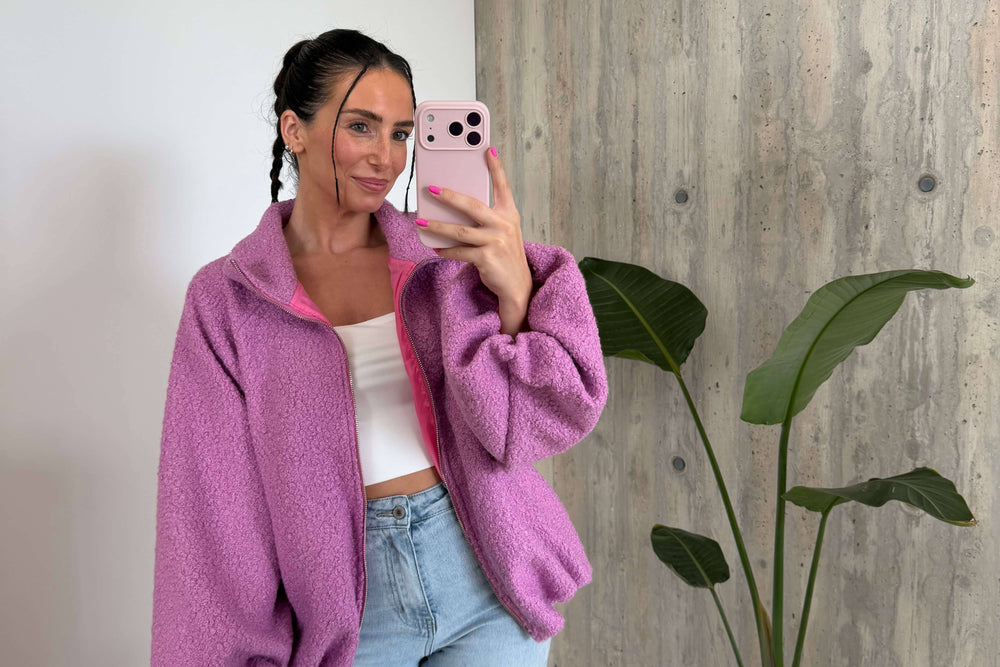 Bouclé Jacke mit Reißverschluss in Beere mit strukturierter Schlingenoberfläche | Lisa’s Boutique