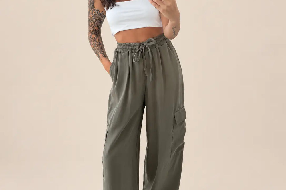 Mode-Lexikon Hosen: Cargo Hose in Khaki mit seitlichen Taschen | Lisa’s Boutique