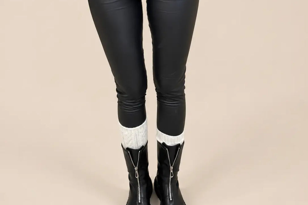 Leggings neri in pelle da donna con lucentezza opaca | Lisa’s Boutique
