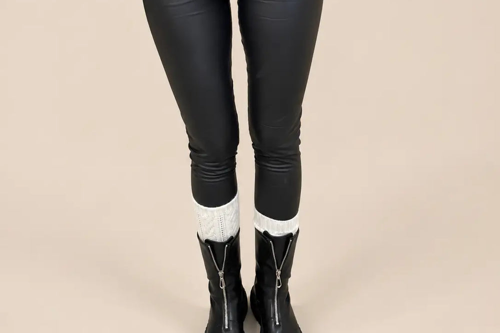 Schwarze Leder Leggings für Damen mit mattem Glanz | Lisa’s Boutique