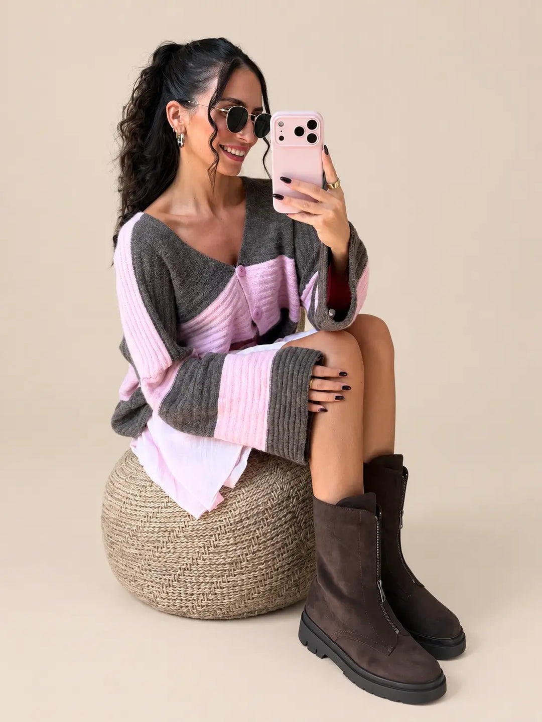 Gestreifter Cardigan in Grau und Rosé für Damen | Lisa’s Boutique