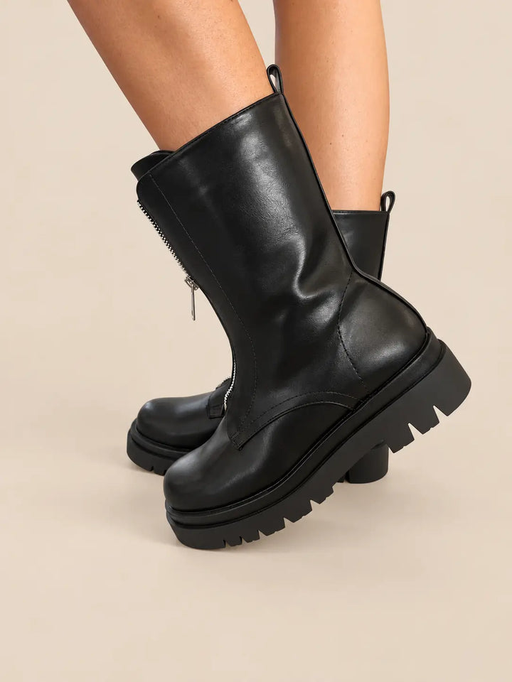 Boots with Zip – Black