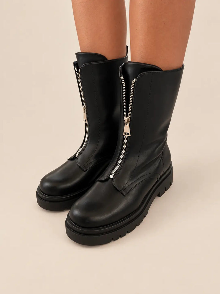 Boots with Zip – Black