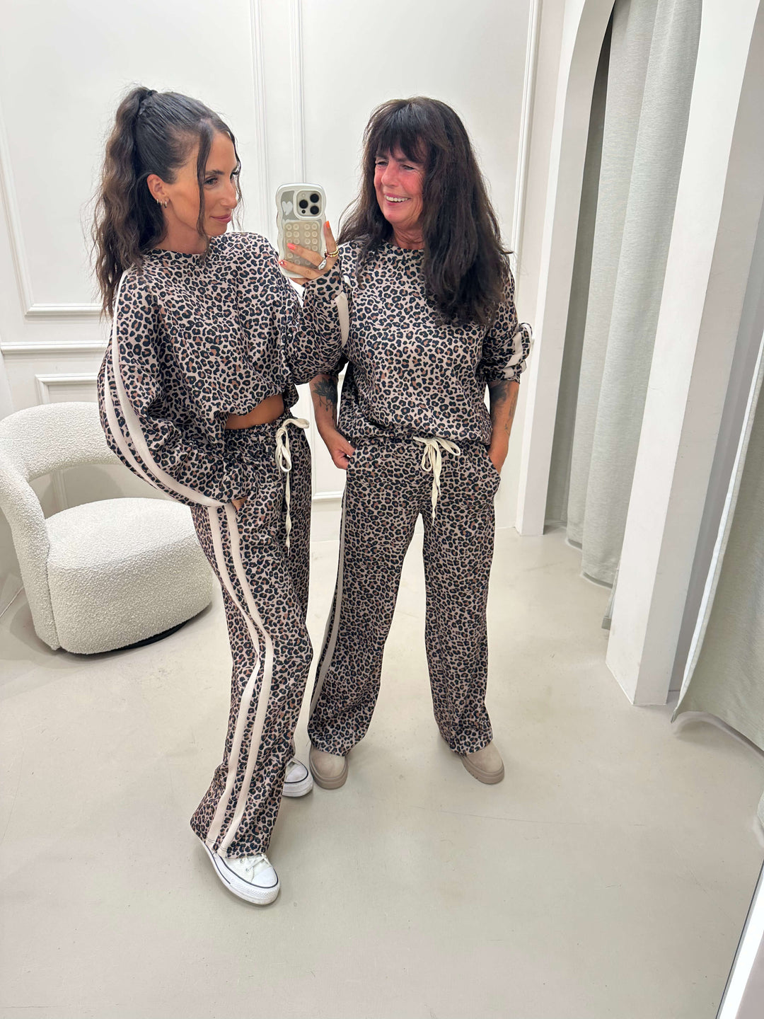 Hose Leopardmuster mit Beige Stripe