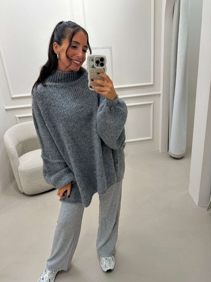 Flauschi Oversize-Strickpullover in Dunkelgrau