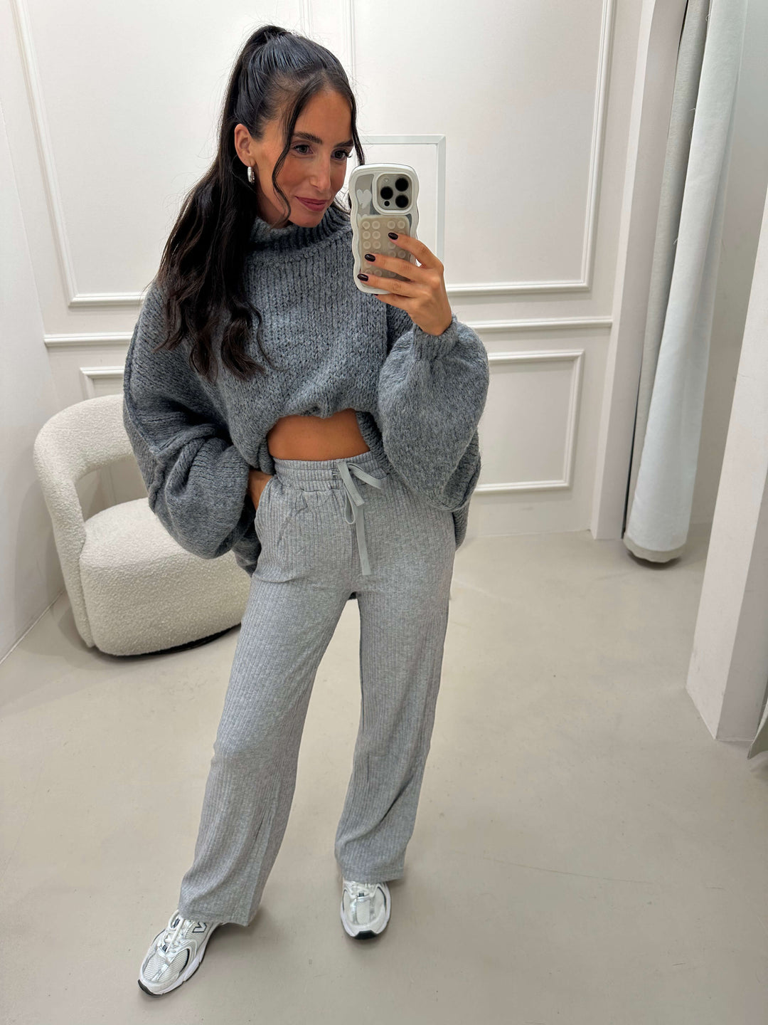 Flauschi Oversize-Strickpullover in Dunkelgrau