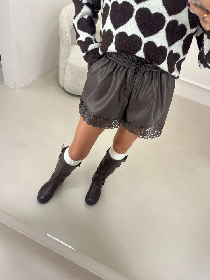 Shorts Braun – Kunstleder mit Cut-Out Details