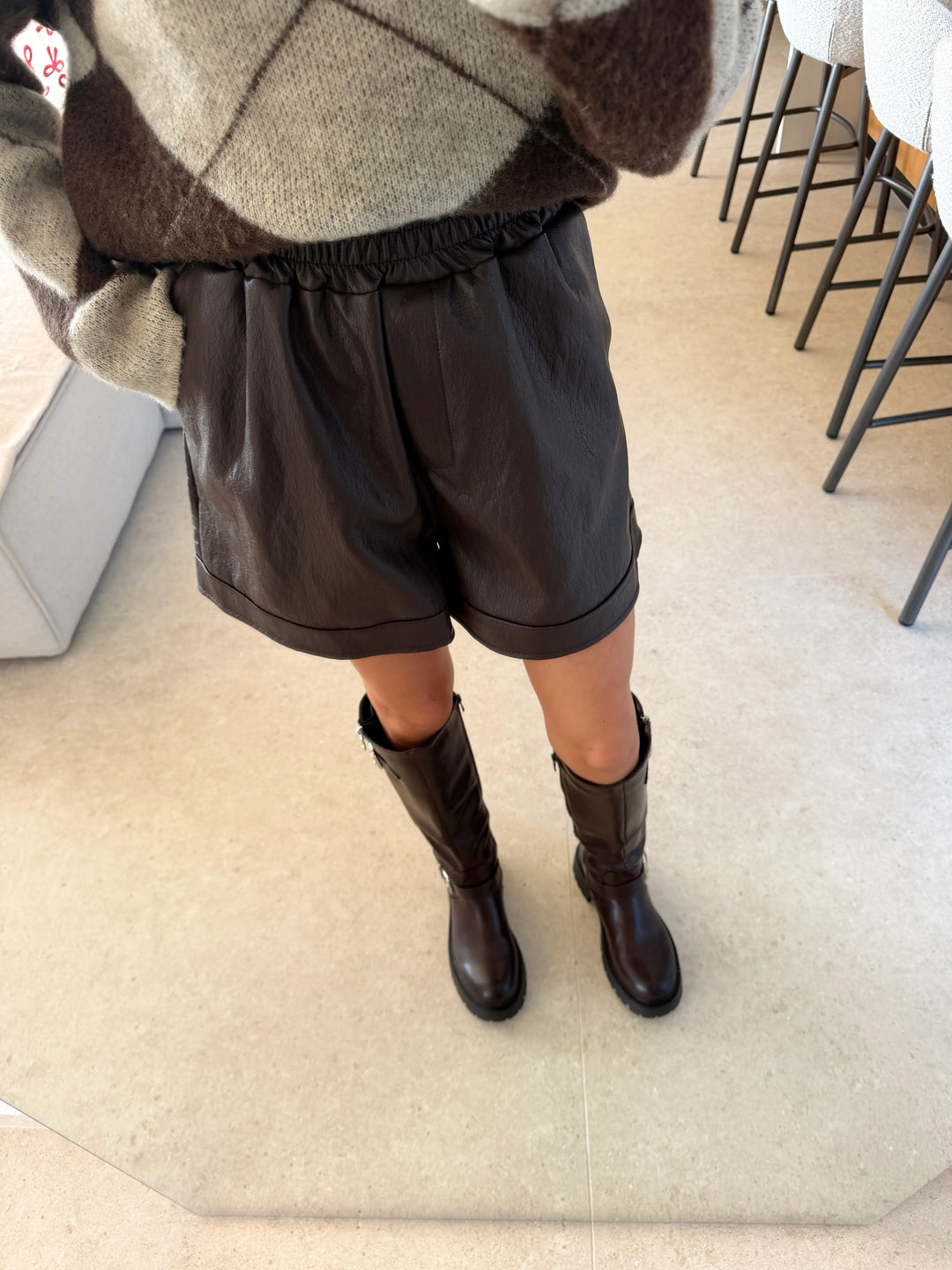 Pantaloncini in similpelle – Marroni