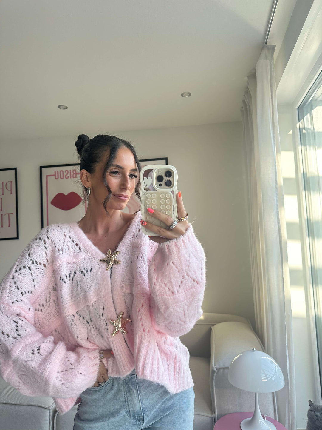 Strick-Cardigan mit Seesternverschlüssen in Rosa