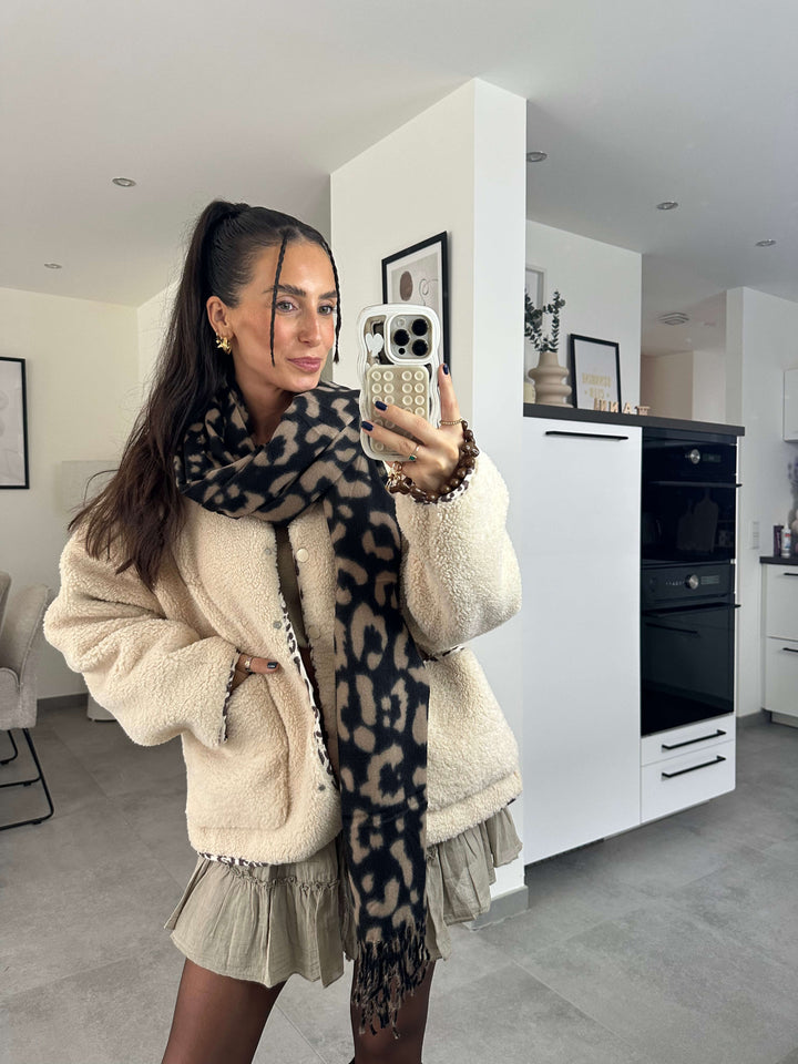 Teddyjacke mit Leo-Details – Beige