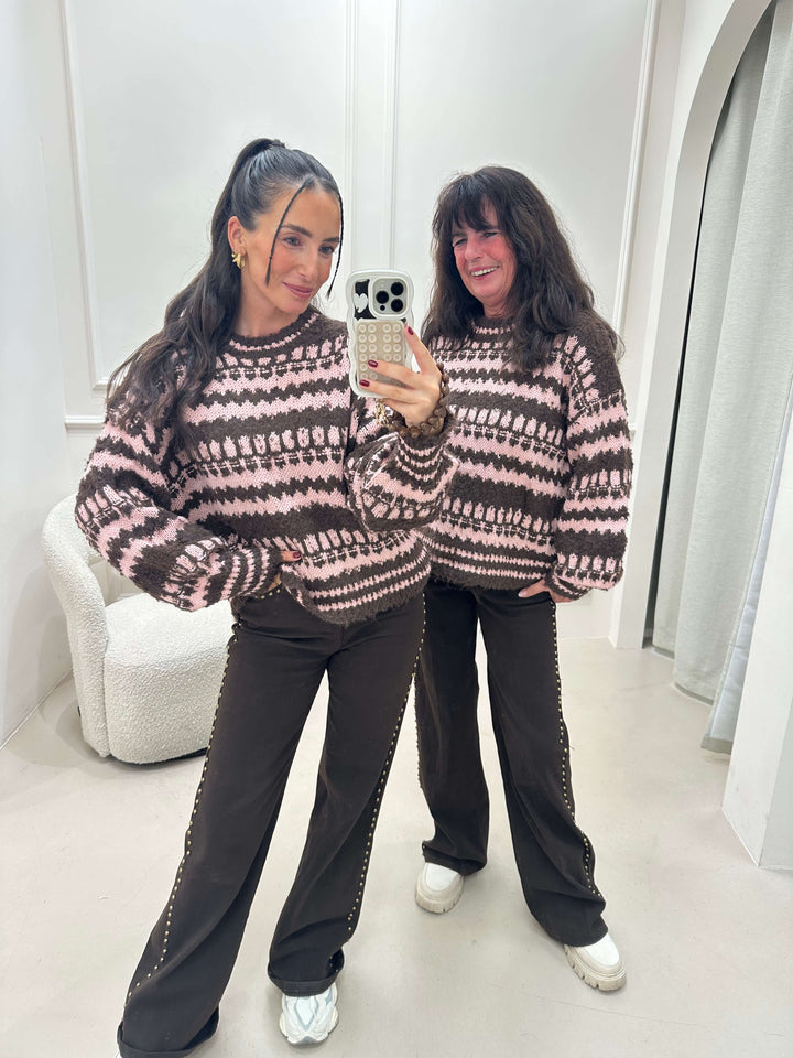 Knitted sweater with striped pattern in brown and pink