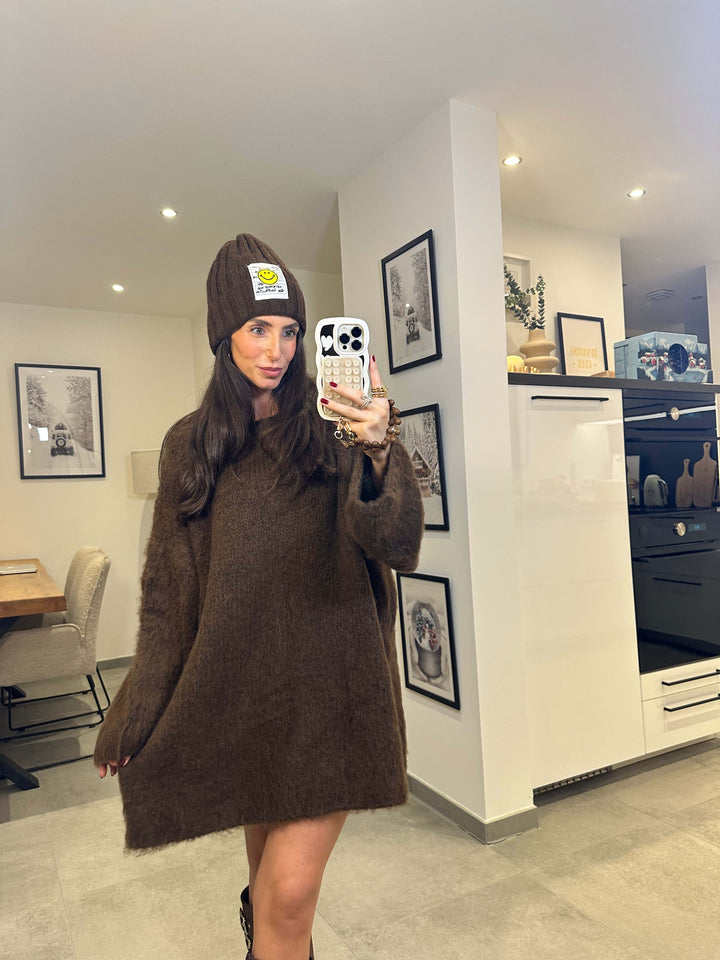 Vorbestellung Cozy-Strickkleid in Braun