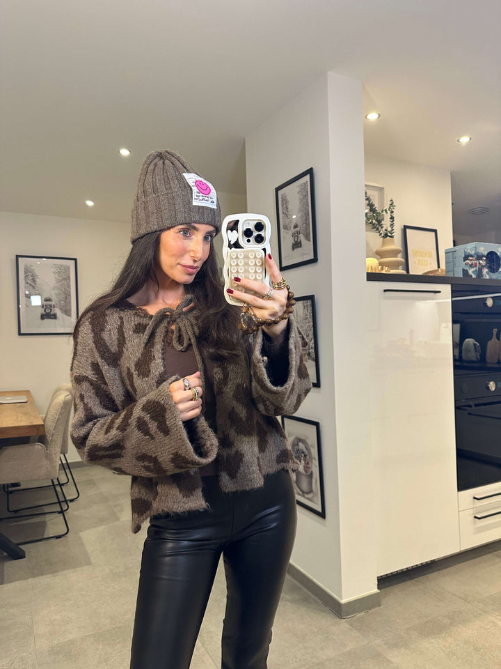 Strickcardigan zum Binden – mit braunem Leo-Muster