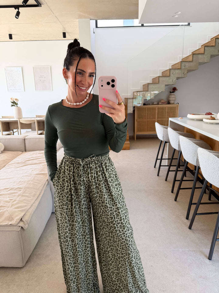 Basic Langarm in Khaki Pullover Lisas Boutique 