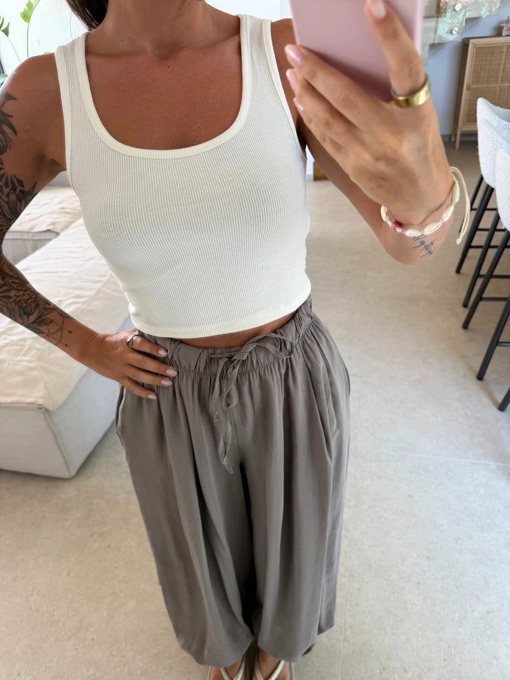 Basic Top – Creme Top Lisas Boutique 