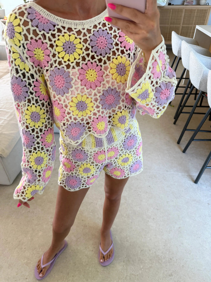 Blumen Häkel Langarmshirt – Creme/Bunt Pullover Lisas Boutique 