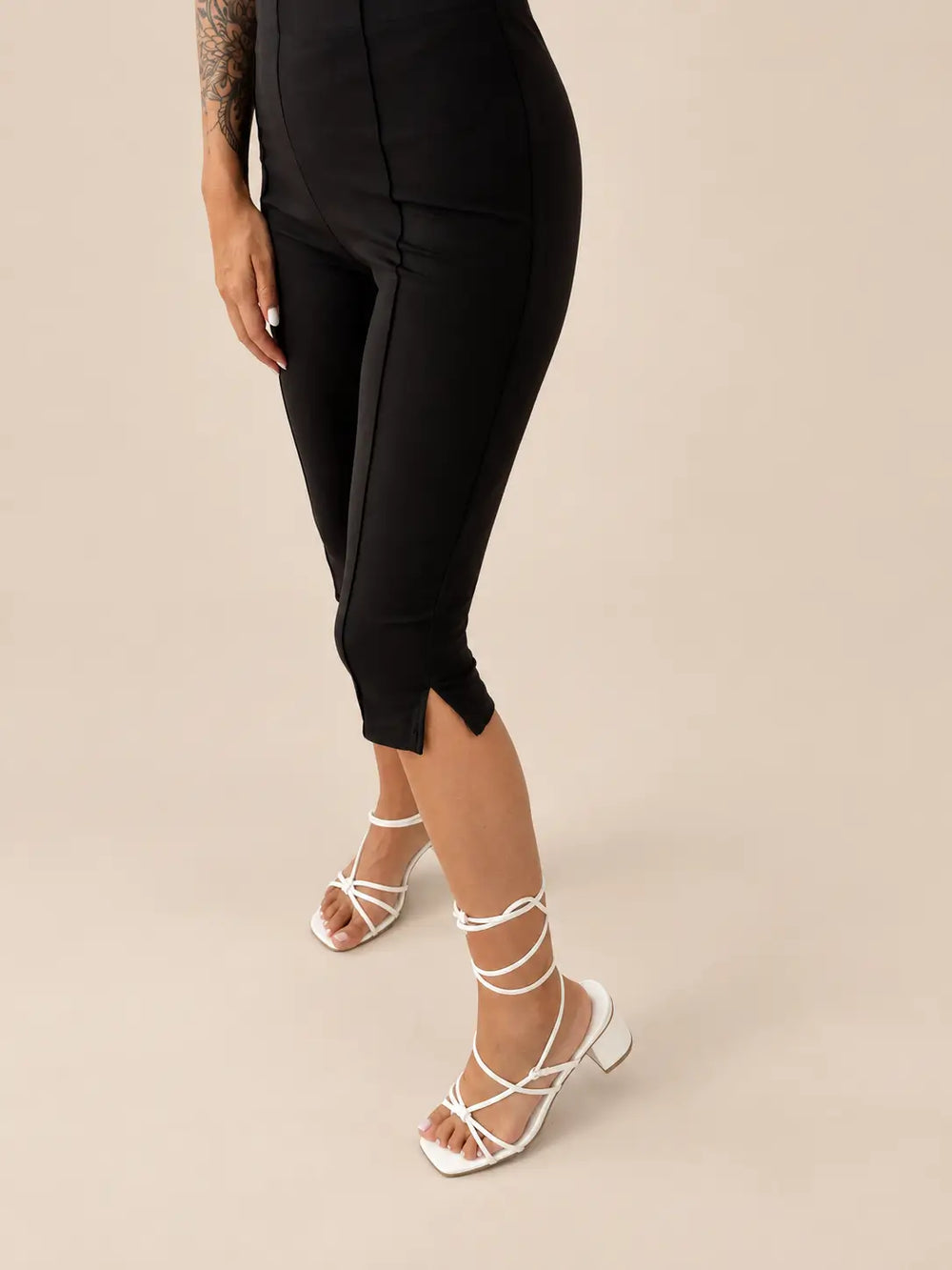 Capri Hose Damen in Schwarz, Seitenansicht | Lisa’s Boutique