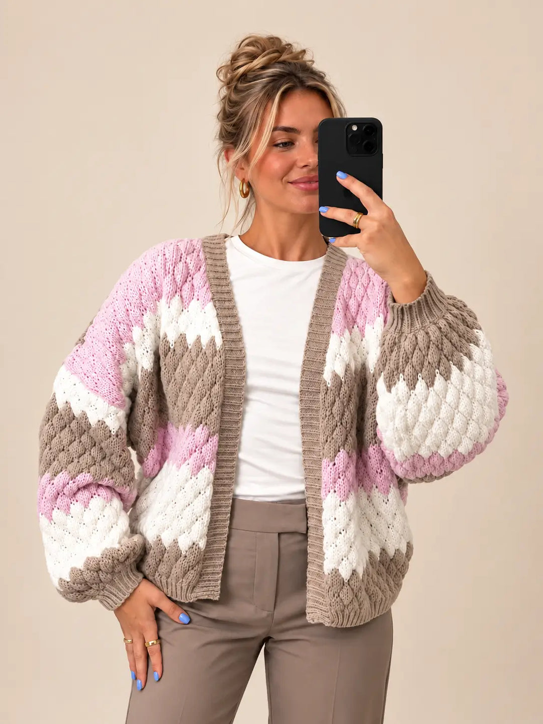 Grobstrick-Cardigan Damen in Taupe, Rosa und Creme mit Zickzackmuster und weiten Ärmeln | Lisa’s Boutique