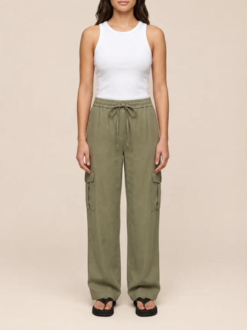 Spodnie cargo damskie w kolorze khaki w stylizacji | Lisa’s Boutique
