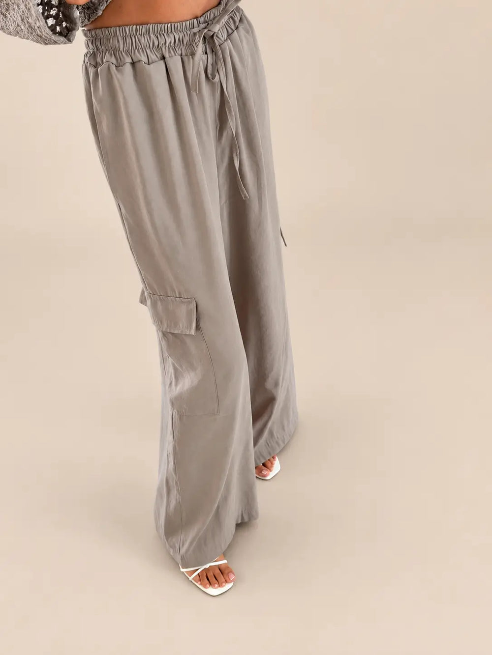 Women’s cargo trousers in Mud, Front view | Lisa’s Boutique