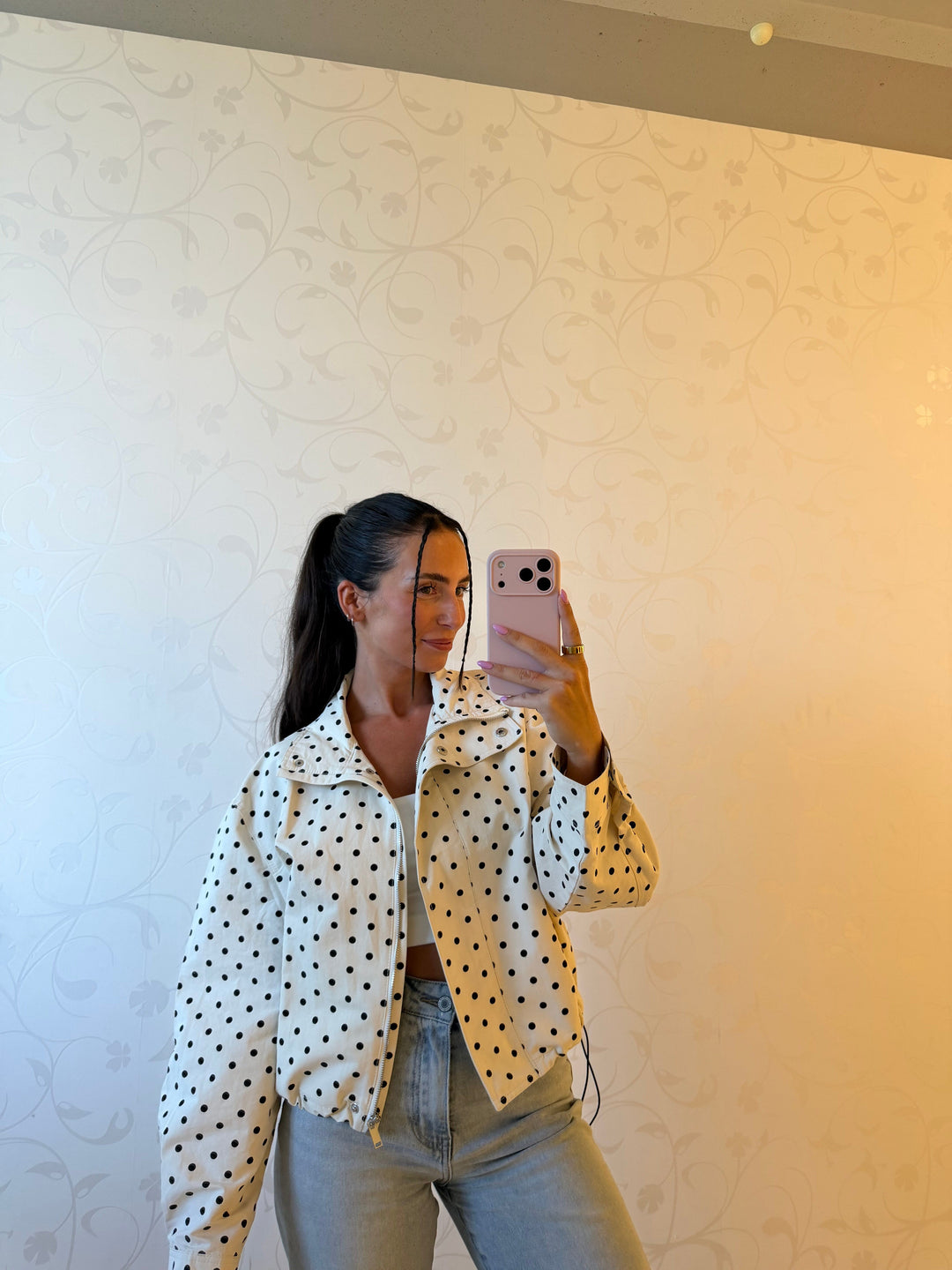 Cropped Jacke – Weiß mit schwarzen Punkten Jacke Lisas Boutique 