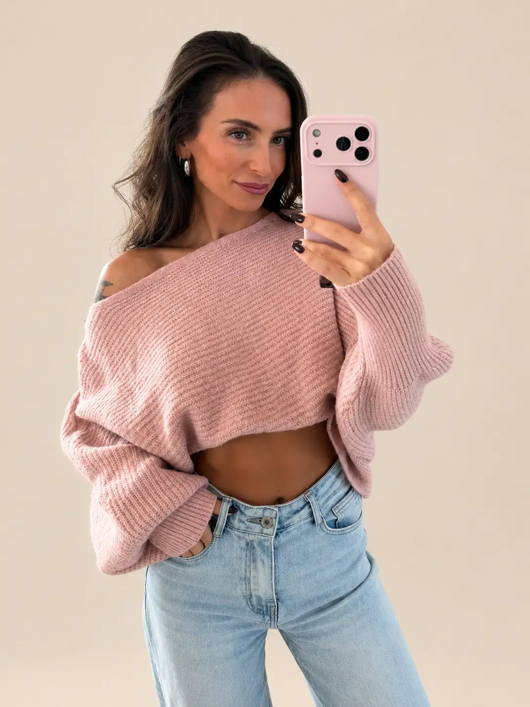 Eleganter Pullover Damen in Rosa mit sichtbarer Strickstruktur, kombiniert mit heller Jeans | Lisa’s Boutique