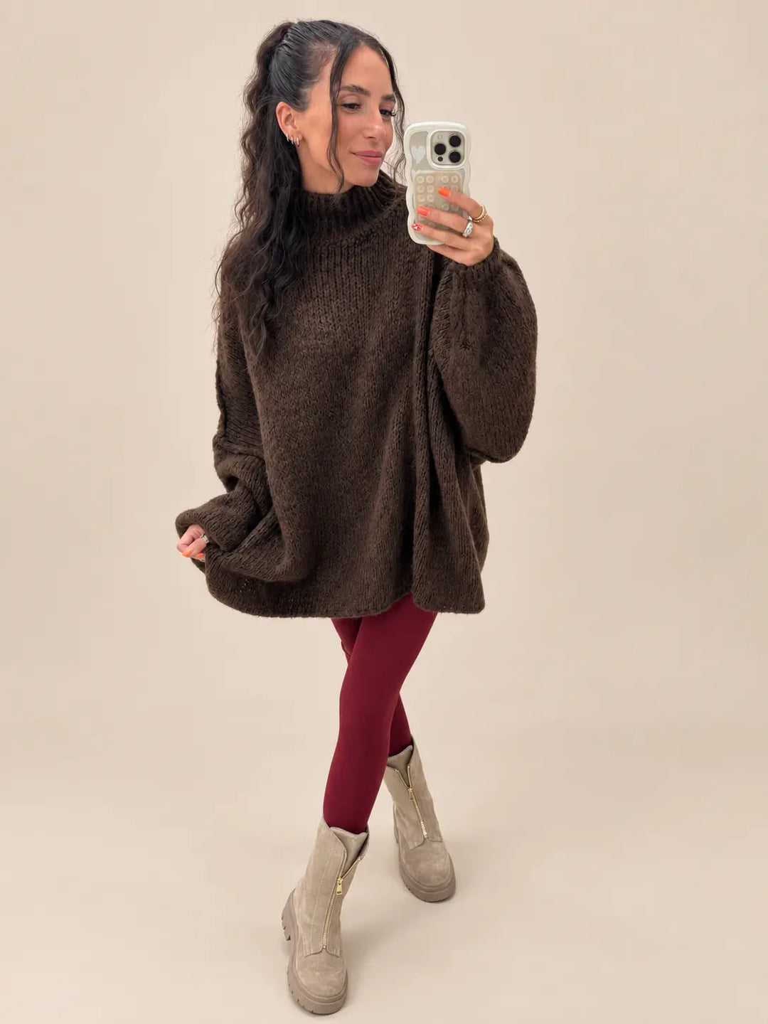Oversize Strickpullover Damen in Braun mit Leggings in Bordeaux | Lisa’s Boutique