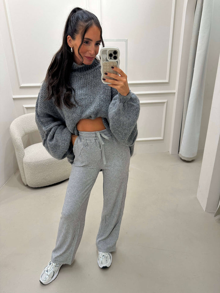 Flauschii Oversize-Strickpullover in Dunkelgrau Pullover Lisas Boutique 