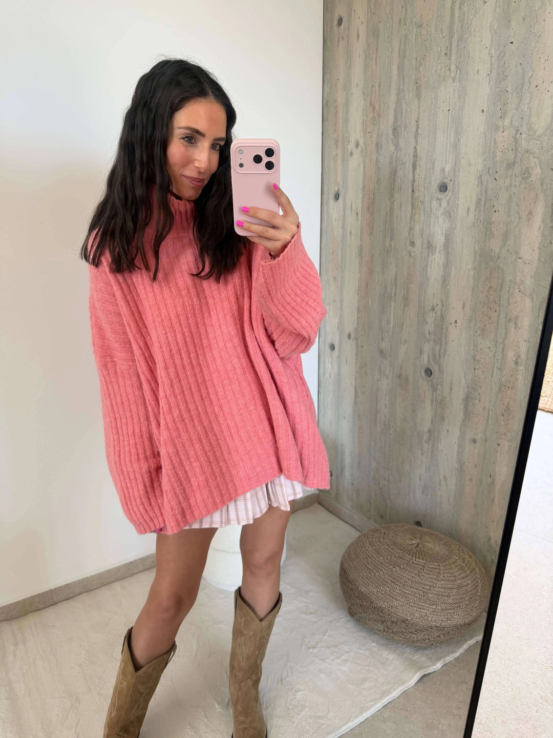 Gerippter Strickpullover in Apricot – am Model | Lisa’s Boutique