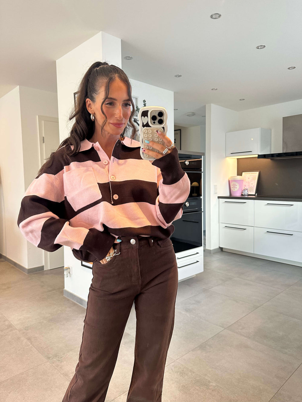 Gestreifter Pullover in Pink und Braun mit Kragen und Knopfleiste, Lisa's Boutique