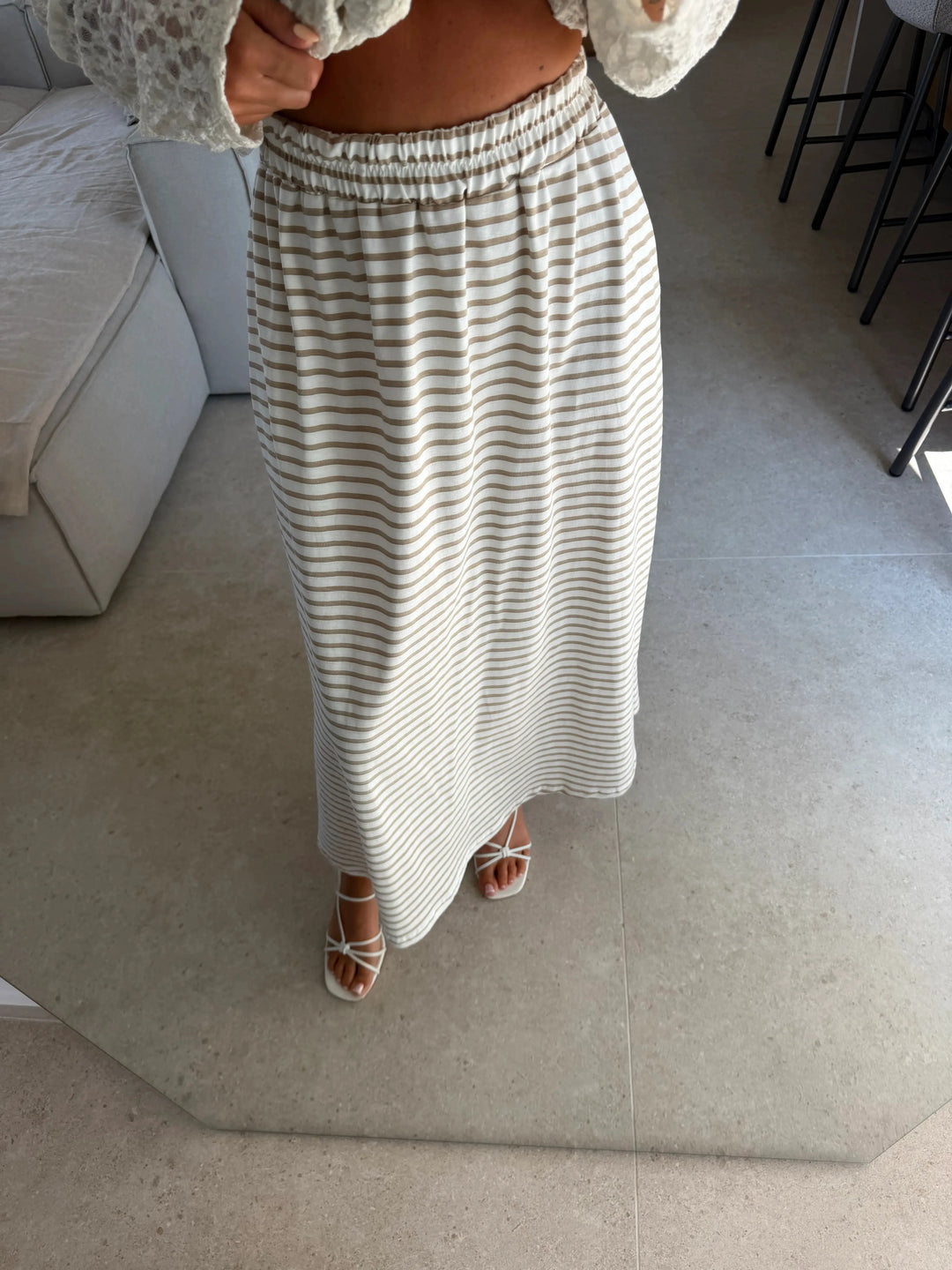 Gestreifter Rock – Weiß/Beige Rock Lisas Boutique 