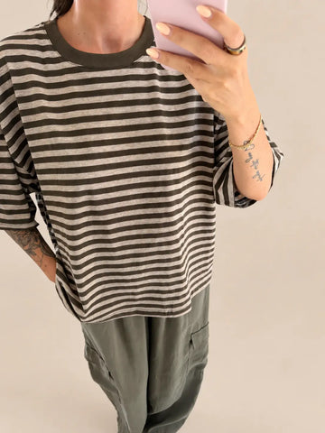 T-shirt rayé pour femme kaki, vue de détail | Lisa’s Boutique