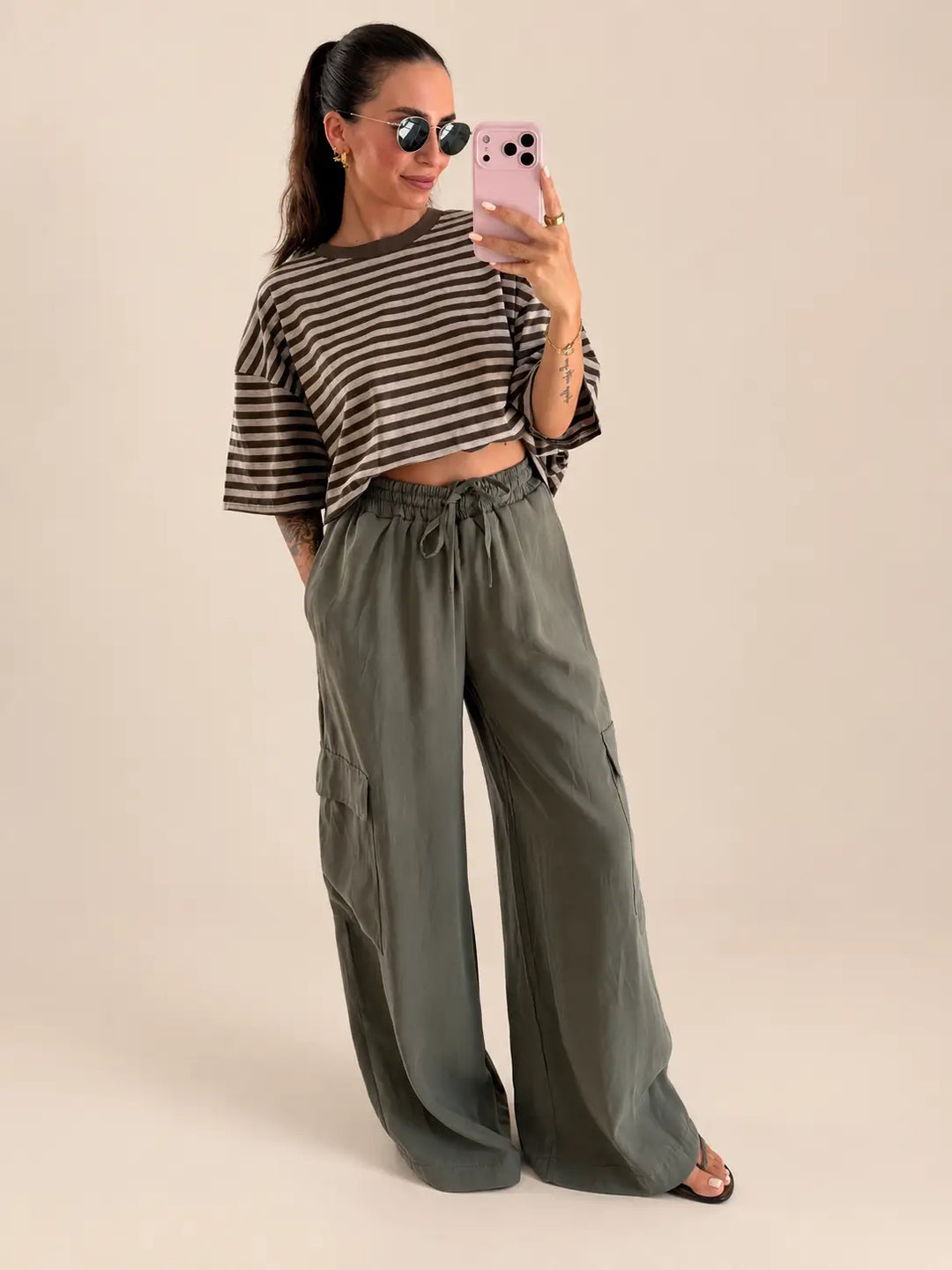 Gestreiftes Shirt Damen in Khaki mit Querstreifen in Creme und Rundhalsausschnitt | Lisa’s Boutique