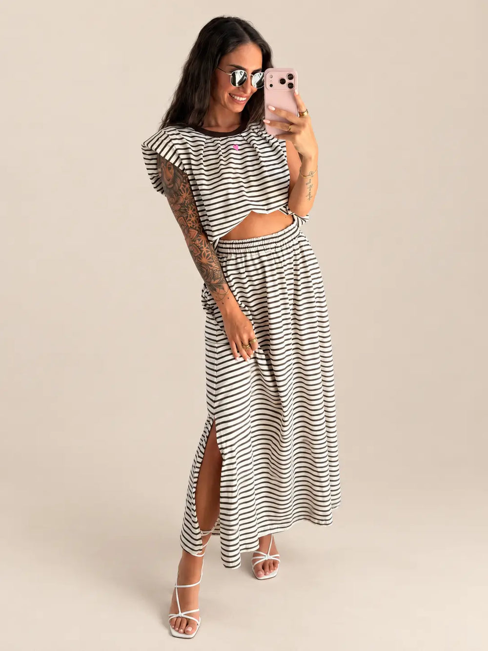 Gestreiftes T-Shirt Damen in Weiß und Braun, Detailansicht | Lisa’s Boutique