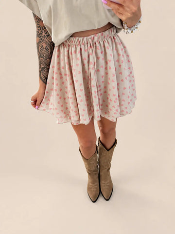 Beiger Herz Hosenrock Damen Vorderansicht | Lisa’s Boutique