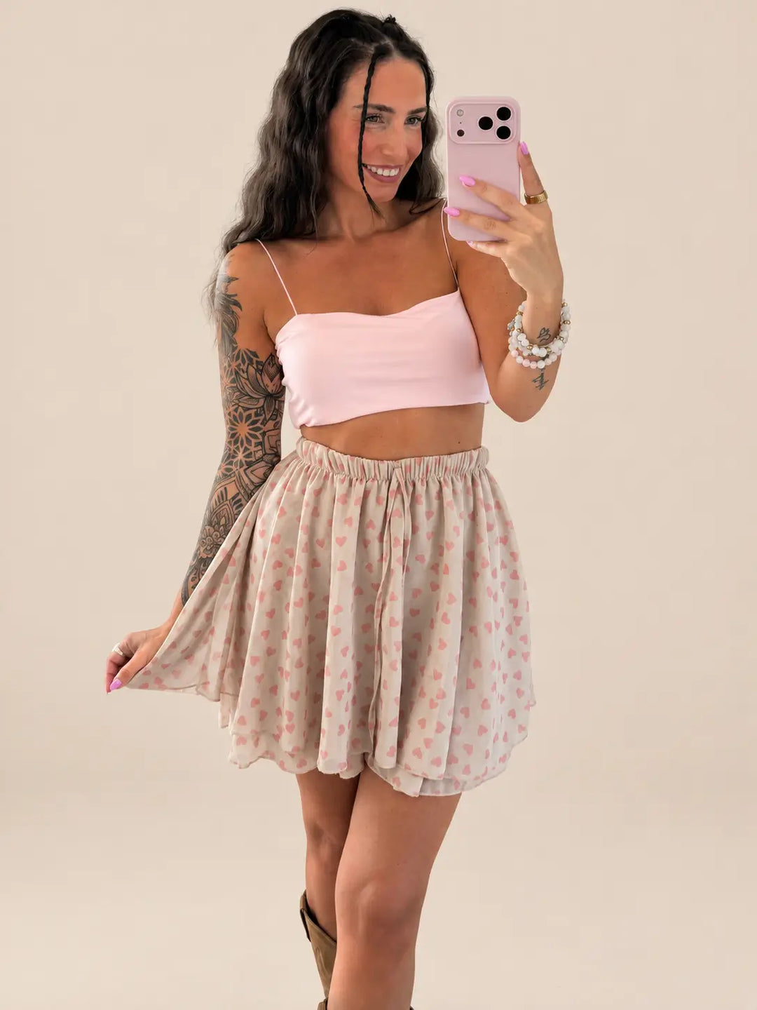 Beiger Herz Hosenrock Damen Detailansicht | Lisa’s Boutique