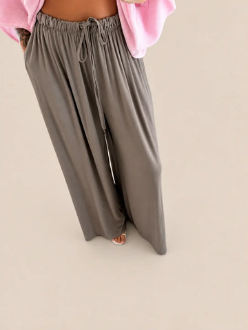 Jersey Stoffhose Damen in Taupe mit Bindebund, Detailansicht | Lisa’s Boutique