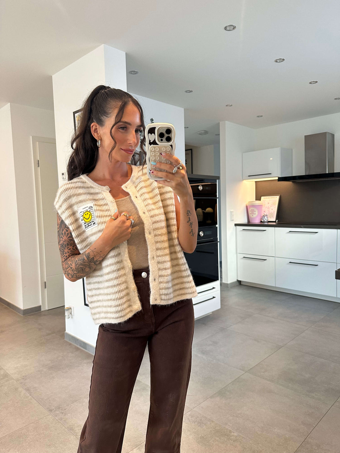 Karierte Strickweste in Weiß-Rosa mit Knopfleiste, Lisa's Boutique