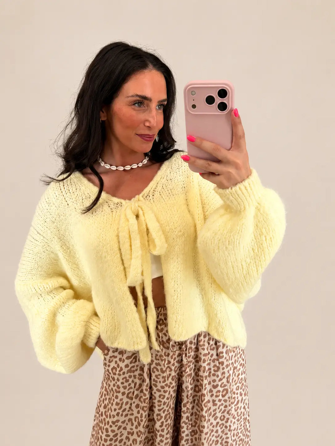 Kurzstrick Cardigan Gelb mit Bindeband | Lisa’s Boutique