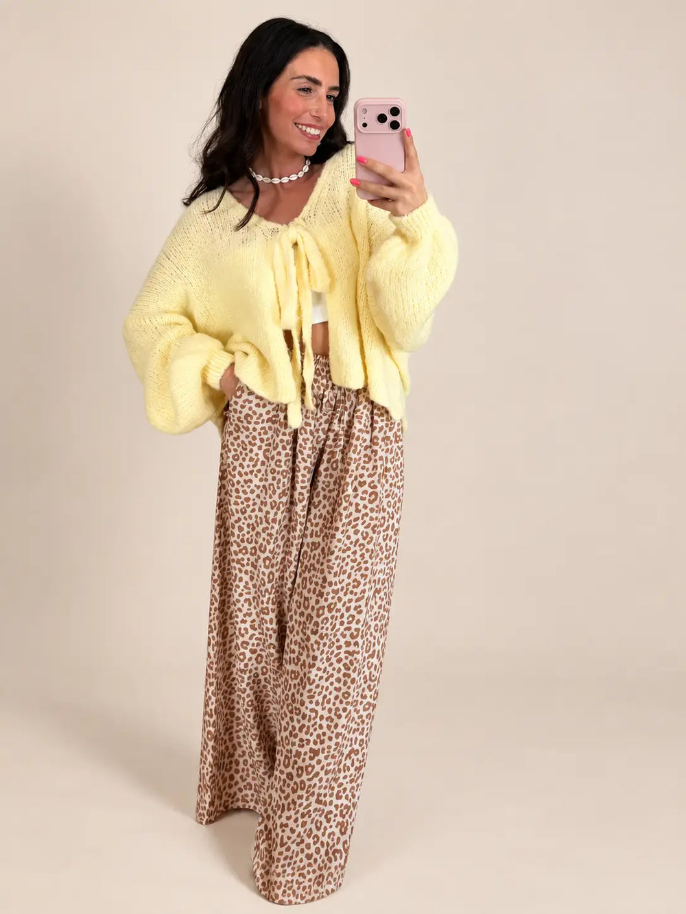 Gelber Kurzstrick Cardigan Detailansicht | Lisa’s Boutique