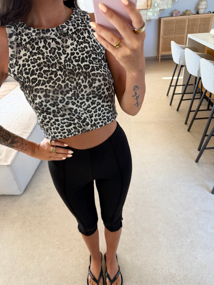 Dunkles Leo Top Detailansicht | Lisa’s Boutique