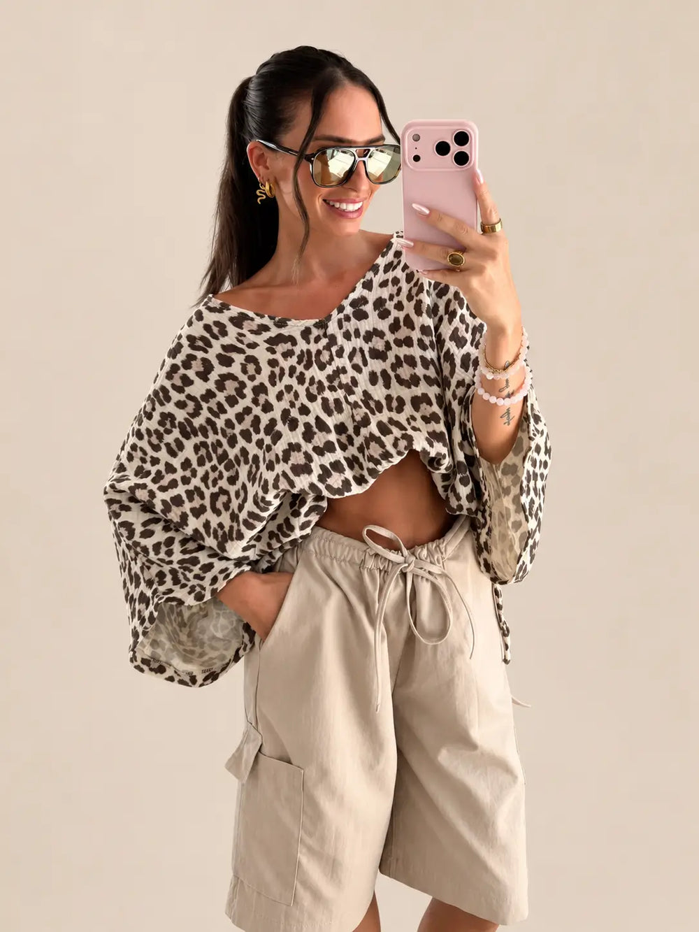 Women’s leopard muslin blouse in Beige and Brown in an oversize cut with a wide neckline | Lisa’s Boutique