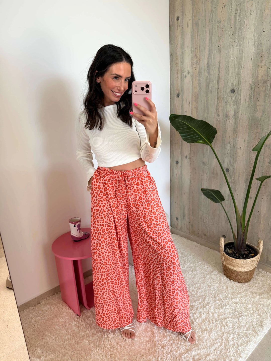 Leoprint Schlabberhose – Apricot – am Model | Lisa’s Boutique