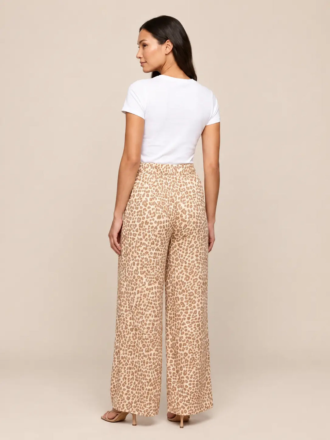 Losse broek dames in Beige met luipaardprint, detailaanzicht | Lisa’s Boutique