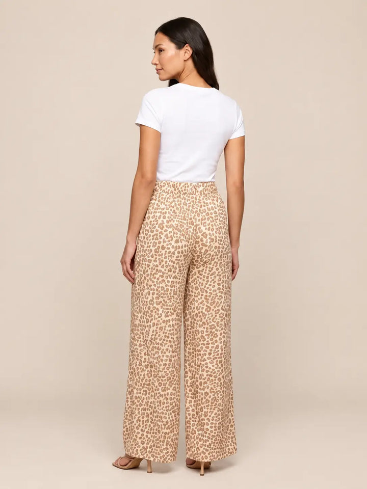 Losse broek dames in Beige met luipaardprint, detailaanzicht | Lisa’s Boutique