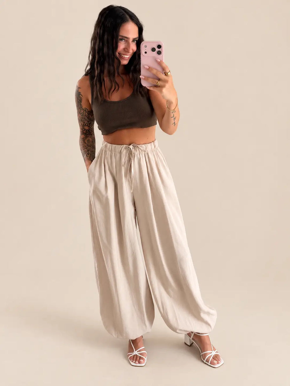Lockere Hose Damen in Beige, Detailansicht | Lisa’s Boutique