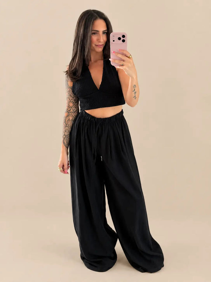 Women’s loose fitting trousers in Black | Lisa’s Boutique